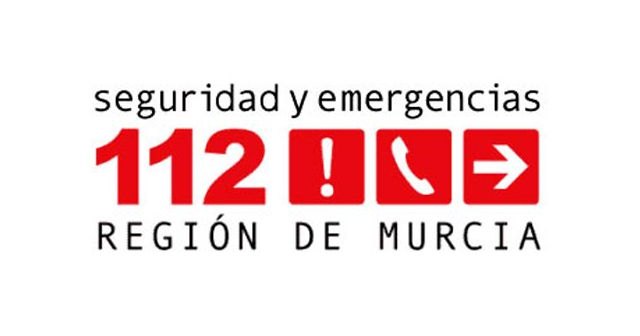 Servicios de emergencias asisten un accidente de circulación en la RM2, en Fuente Álamo